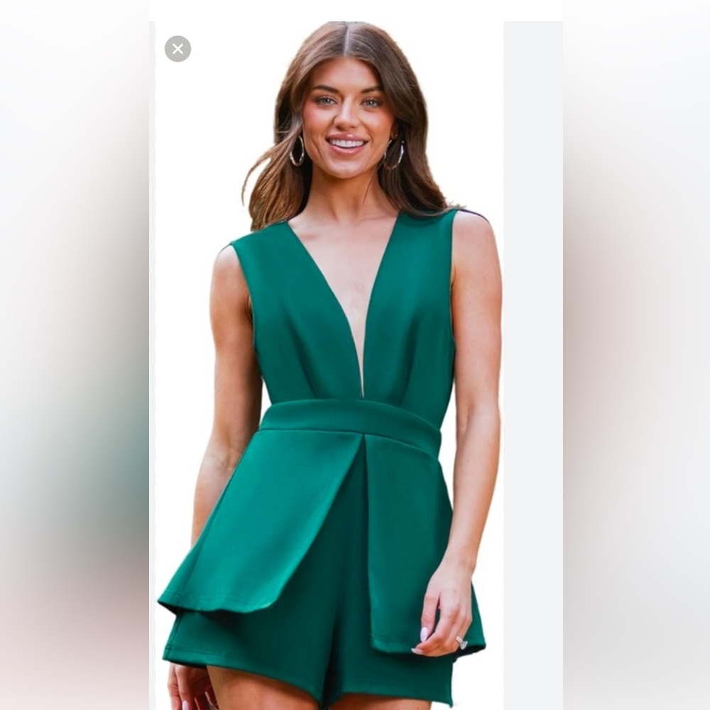 Cupshe X Madison Honeymoon Plunge Backless Romper Emerald Green Size S NWT